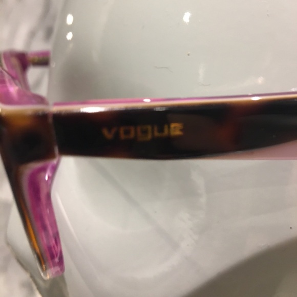 Women's Vogue eyeglass frames. - Picture 6 of 7